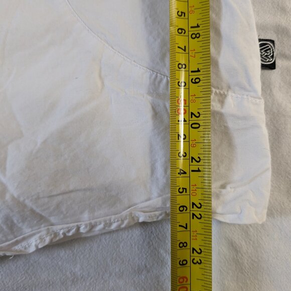 MISTY MOUNTAIN ACTIVEWEAR WOMEN'S SIZE LARGE WHITE SHORT SLEEVE BUTTON FRONT - Picture 13 of 16